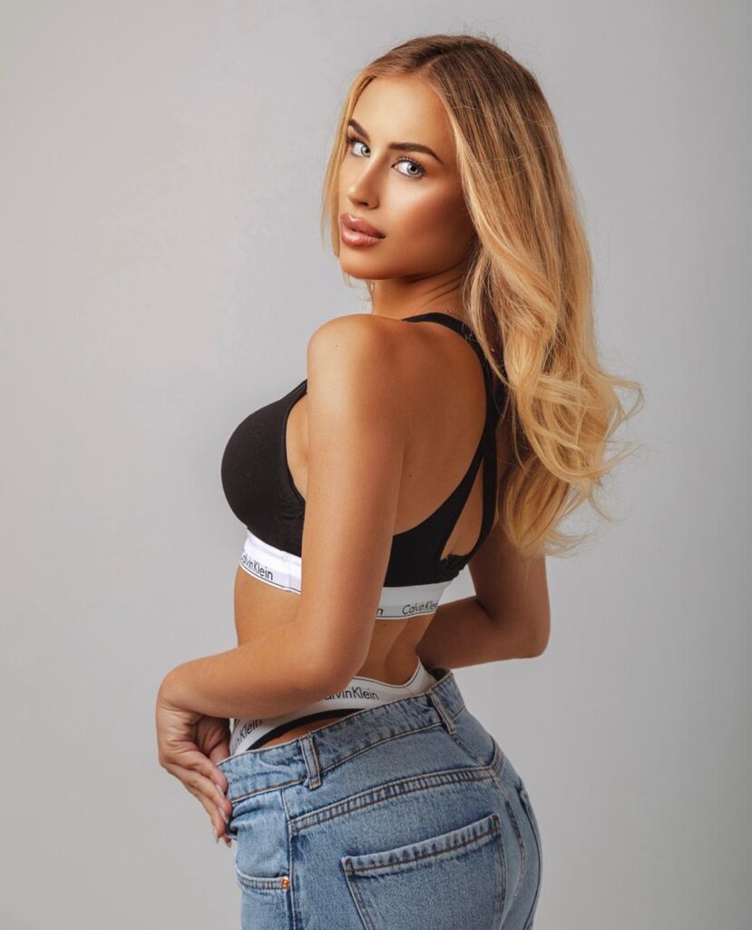 Nicole Simeone - Gallery