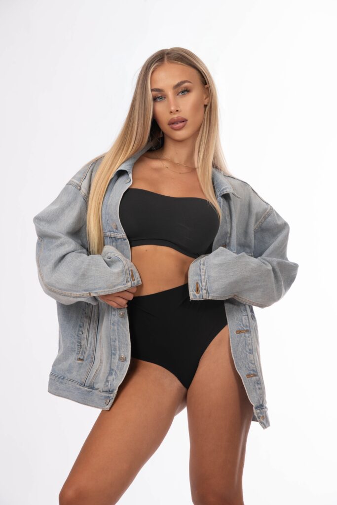 Nicole Simeone - Gallery