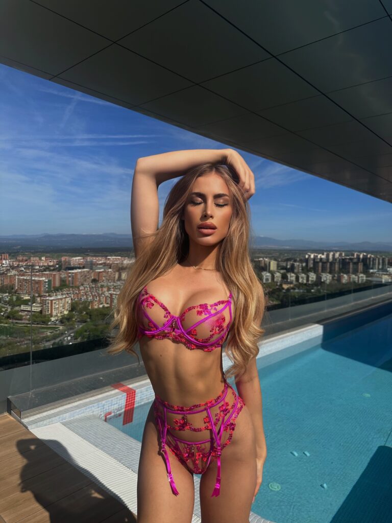 Nicole Simeone - Gallery
