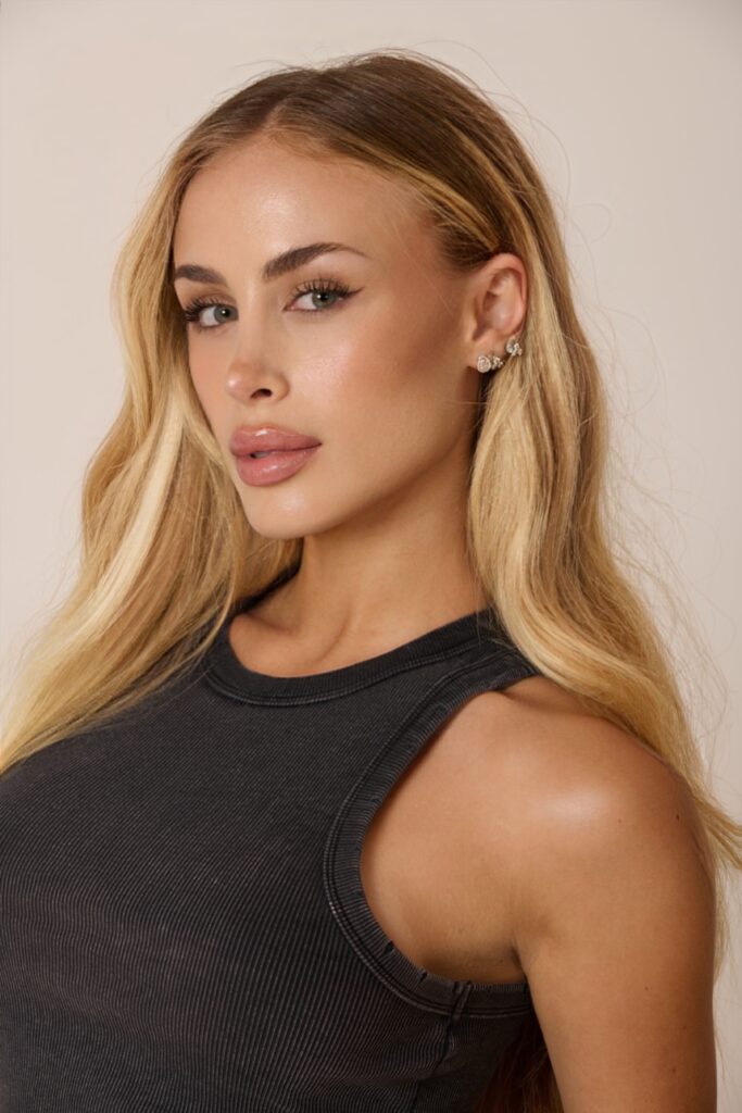 Nicole Simeone - Gallery